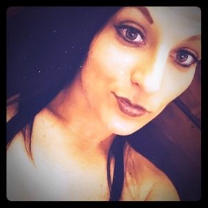 Meet your Posher, Cora